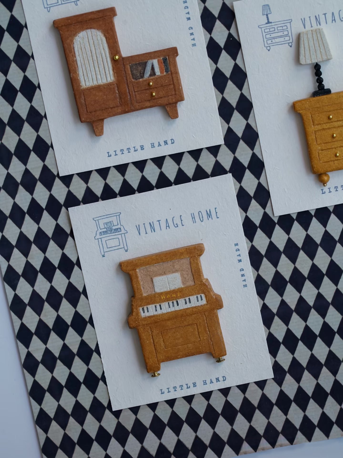 Little Hand Ceramic Vintage Furniture Magnet 【Piano】