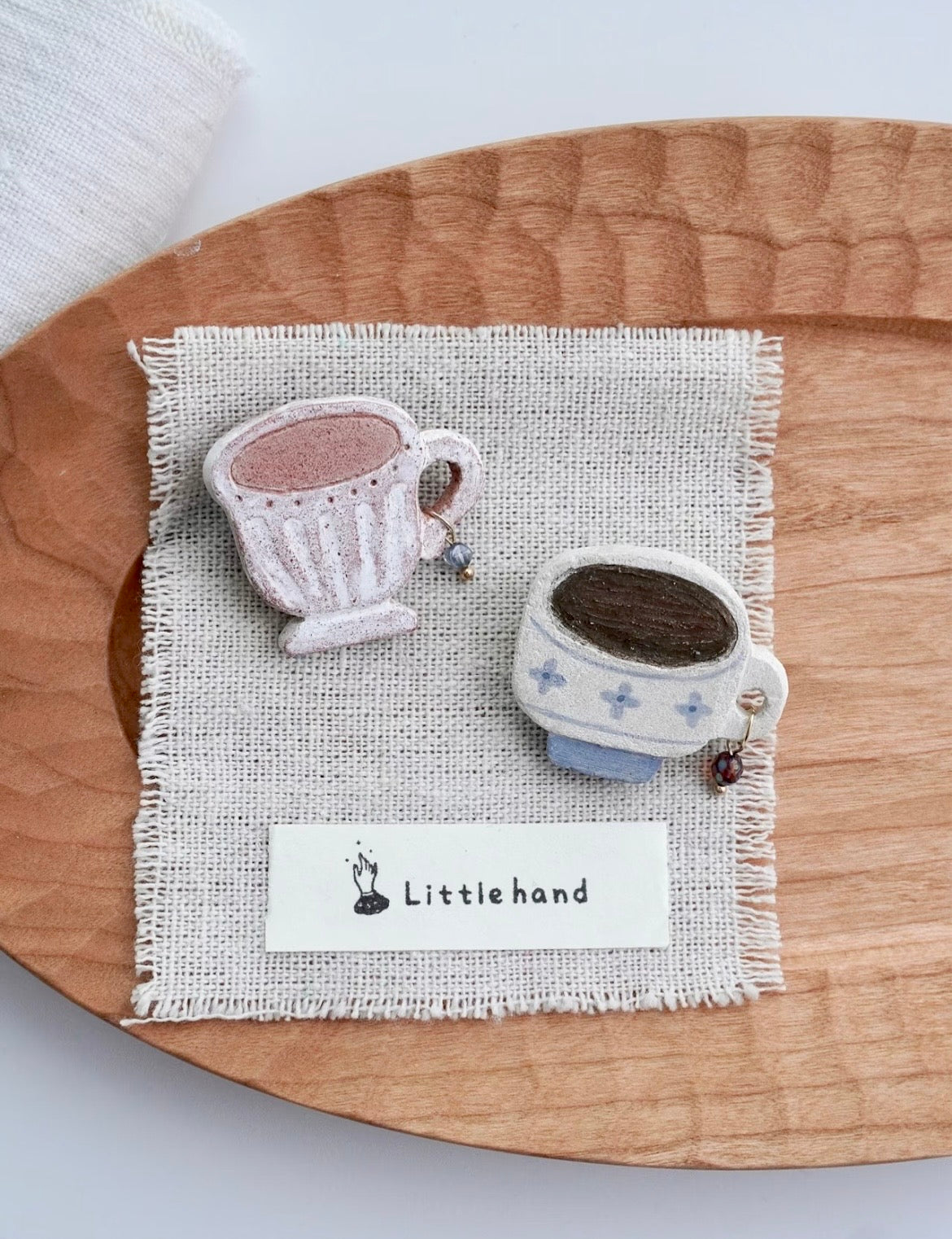 Little Hand Ceramic Coffee Mug Brooch Pin【Pink / Blue】